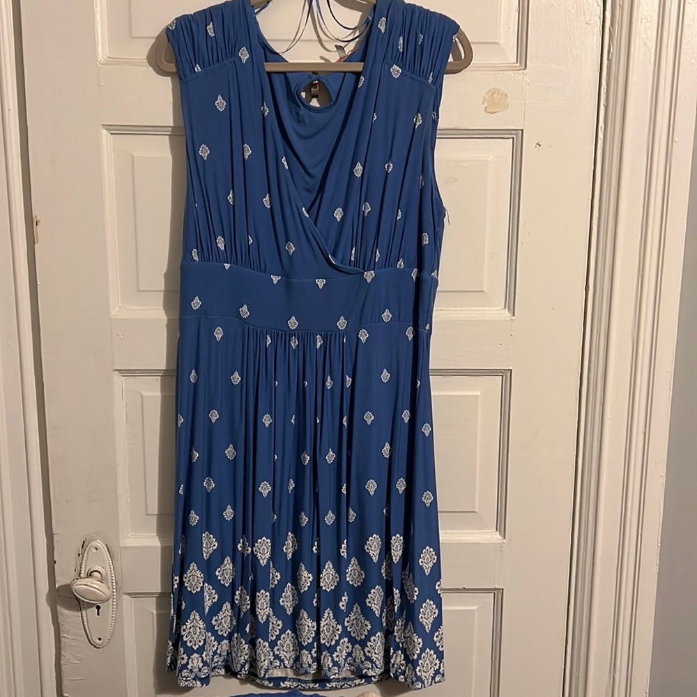 Sleeveless dress size 12